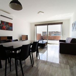 F12 Modern And Bright Apartment In Malta 姆西达 Exterior photo