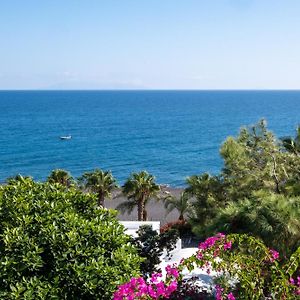 Santorini Mystique Garden Villa Kamári Exterior photo