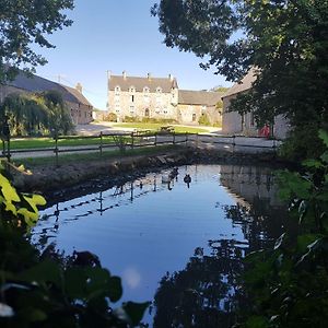 Saint-Nicolas-de-PierrepontElevage De La Hurie住宿加早餐旅馆 Exterior photo