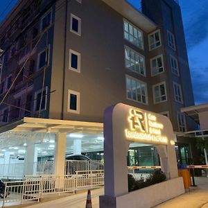 Icare Residence & Hotel 曼谷 Exterior photo