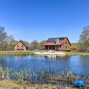 Nay AugPoconos Family Fun Waterfront Cabin With Deck!别墅 Exterior photo