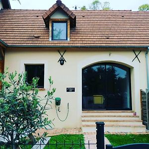 Maison De 2 Chambres Avec Jardin Clos Et Wifi A Sainte Genevieve Les Gasny Exterior photo