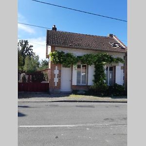 Gite, Maison A La Campagne Ardennes, Aisne,Marne Le Thour Exterior photo