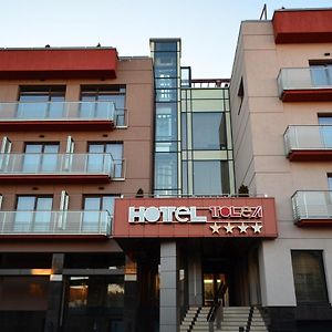 Hotel Tolea 特尔戈维什泰 Exterior photo