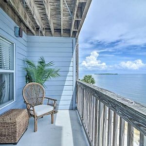 Beachfront Cedar Key Retreat With Pool Access! Exterior photo