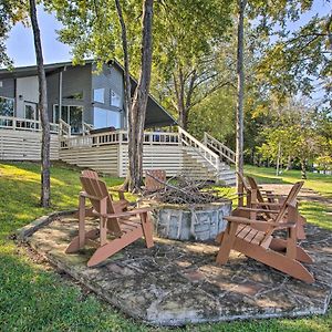 Malakoff Home With Deck And Fire Pit Cedar Creek Lake Exterior photo