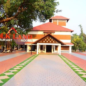 Pāppinisseri Ktdc Folk Land, Parassinikadavu酒店 Exterior photo