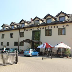 查尔达施酒店 Września Exterior photo