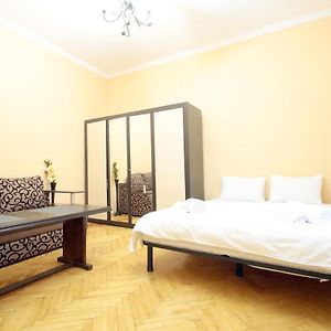 "Deluxe Apartments" On Kulisha 45 - 1128 利沃夫 Exterior photo