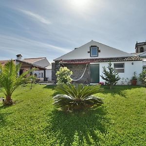 Charming Green Country House Nordestinho Exterior photo