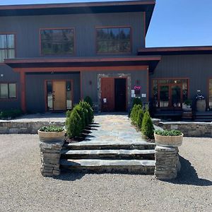 Wesbert Winery & Guest Suites 彭蒂克顿 Exterior photo