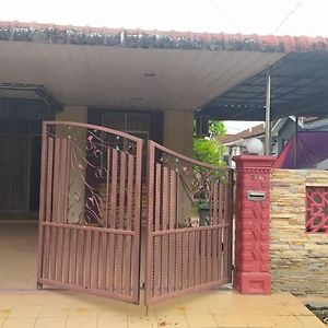 Aqil Homestay Lunas Kulim For Mslim Only Exterior photo