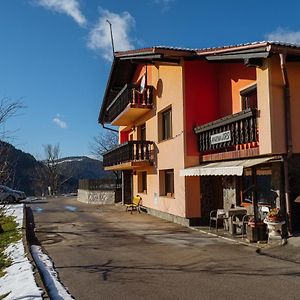 Apartment Jorsi With Mountain View 茨热塞 Exterior photo