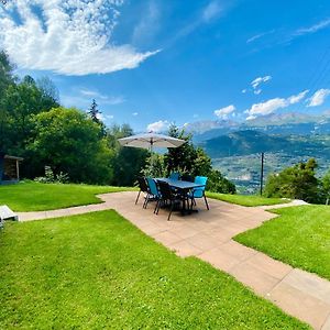 Eco Lodge With Jacuzzi And View In The Swiss Alps 格荣 Exterior photo