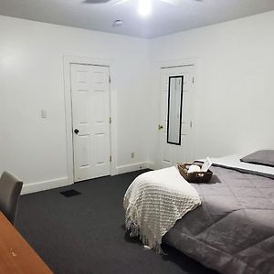 Private Room Near To Downtown Churchill Downs Uofl Airport &Kentucky Expo Center 路易斯威尔 Exterior photo