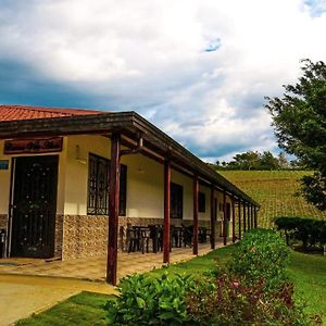 Hospedaje Casona Villa Alicia 洛斯桑托斯 Exterior photo