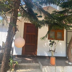 Ekamuthu Homestay 迪克韦勒 Exterior photo