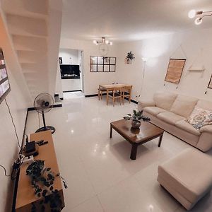 安吉利斯Cozy Themed 2Br Townhouse - Near Clark Airport - Trp1公寓 Exterior photo