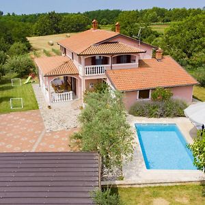 Nice Home In Livaki With Kitchen Muntrilj Exterior photo