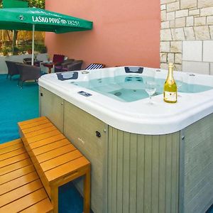 Amazing Apartment In Ostrvica With Jacuzzi Exterior photo