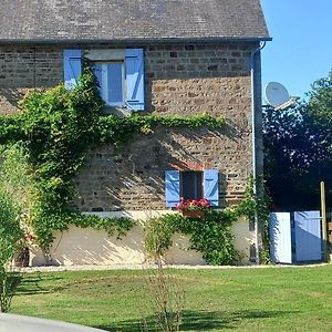 Captivating 2-Bed Cottage In Mortain-Bocage Notre-Dame-du-Touchet Exterior photo