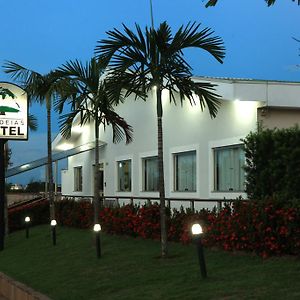 坎德亚斯酒店 Batatais Exterior photo