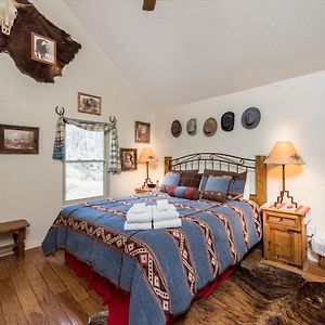 Cedar Creek Retreat, 4 Bedrooms, Sleeps 10, Wifi, Hot Tub, Gas Grill 鲁伊多索 Exterior photo