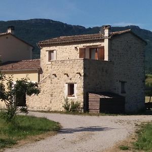 Maisonnette Le Cabanon Sainte-Jalle Exterior photo