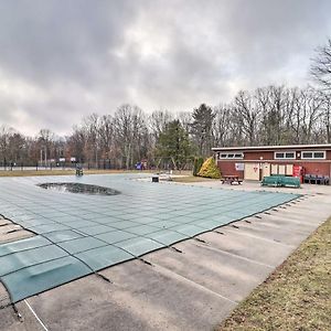 Secluded Poconos Home With Decks About 1 Mi To Lake 吉姆索普 Exterior photo