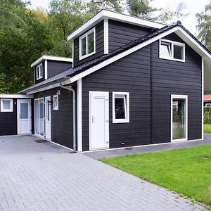 Beautiful House With Covered Terrace In 雷嫩 Exterior photo