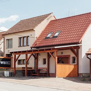 Penzion Vinarstvi W18 Velké Bílovice Exterior photo