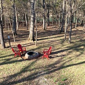 Idyllic Table Rock Lake Cabin With Fire Pit! Golden Exterior photo