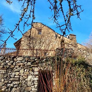 Entraigues Chambre Ou Gite Dans Une Maison De Montagne - De Suzon A Zelie公寓 Exterior photo