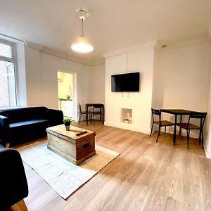 Huge Serviced Apartment With Free Parking Jesmond Exterior photo