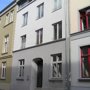 Ferienwohnungen Langenstrasse - Altstadt 施特拉尔松德 Exterior photo