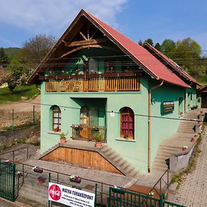 ParádsasvárMatra Turakoezpont - A Panzio住宿加早餐旅馆 Exterior photo