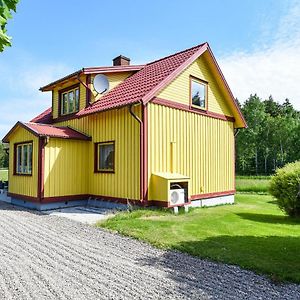 Cozy Home In Vnersborg With Wifi 维纳什堡 Exterior photo