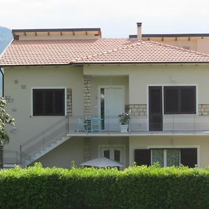 Casa Vacanze “Bouganville” Loc Avane Pisa 韦基亚诺 Exterior photo