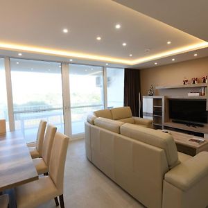 Wileg 4B Luxury Two Bedroom Apartment With Shared Swimming Pool. 加拉 Exterior photo