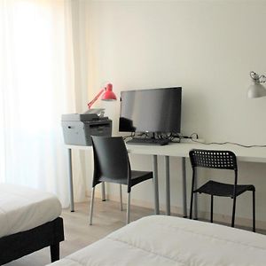 2Bedrooms 4Beds -Thetechflat 24Hours Self Check In - Redmetro Sesto Marelli Duomo Fiera - For Professionals And Remote Workers 32Inch Monitor And Desks Optimized For Laptop - No City Tax Required - Wifi - Dishwasher 塞斯托-聖喬凡尼 Exterior photo