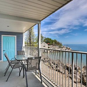 Cozy Lakefront Middle Bass Retreat With Balcony 普廷贝 Exterior photo
