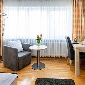 Schicke Ferienwohnung In Bester Bodenseelage L 1 Minute Zum Bodensee L 1 Zimmer L Vollausgestattete Kuche L Free-Wlan L Willkommen Im Apartment Stahringen 博登斯边的拉多夫采尔 Exterior photo