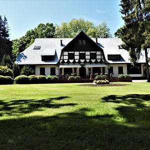 Osieki Dworek Osiecki住宿加早餐旅馆 Exterior photo