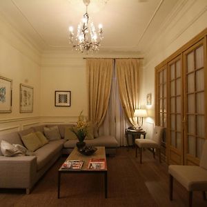 Fabulous Location - Gothic Quarter Luxury 3 Bedroom Apartment - 30 Nights Min Stay 巴塞罗那 Exterior photo