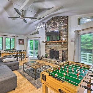 Tobyhanna Home Private Deck, Hot Tub And Game Room! Exterior photo