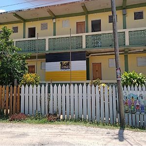 Pal'S On The Beach - Dangriga, Belize Exterior photo