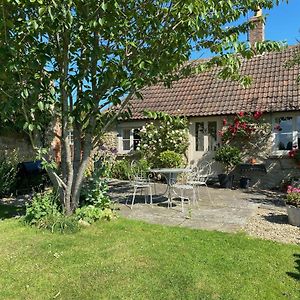 Guinea Cottage Great Somerford Exterior photo