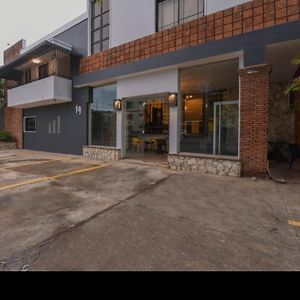 Ph 19 Guesthouse Hotel In Gazcue 聖多明哥 Exterior photo
