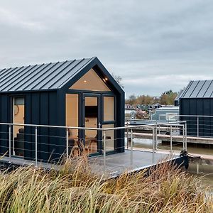 HargraveTattenhall Marina Floating Pods公寓 Exterior photo