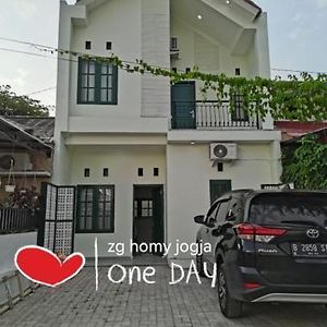 GondowulungZg Homy Jogja别墅 Exterior photo